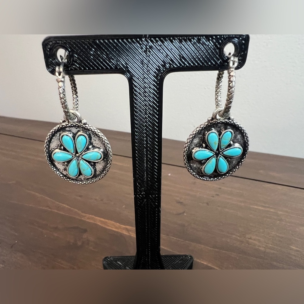 Lucky Brand Silver Dangle reversal Earrings NWOT Turquoise Floral Design